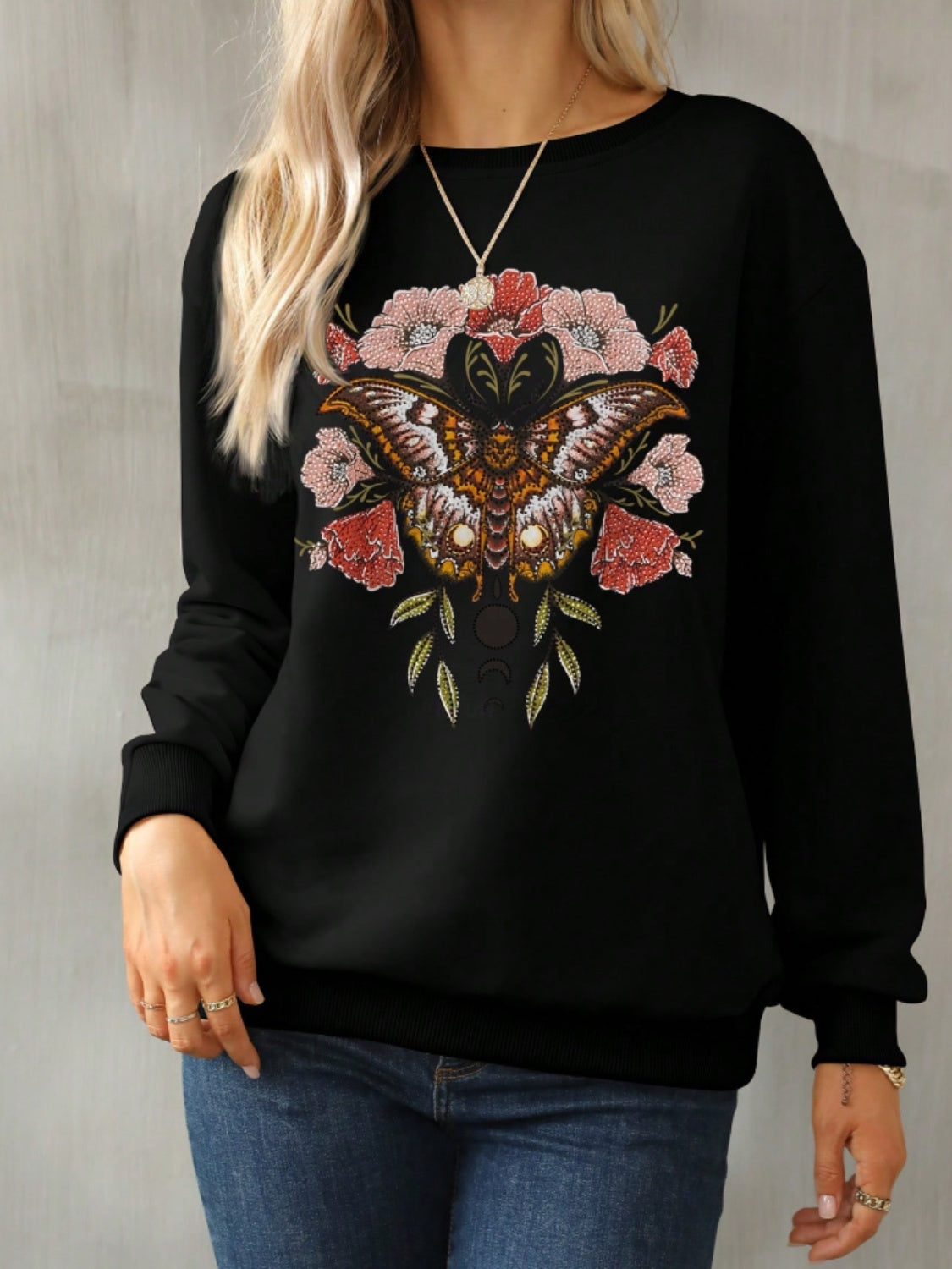 Graphic Round Neck Long Sleeve Sweatshirt