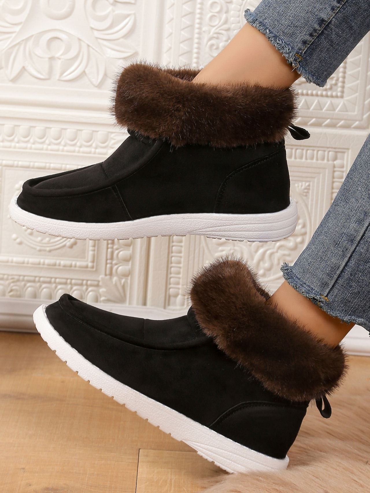 Faux Fur Suede Round Toe Sneakers