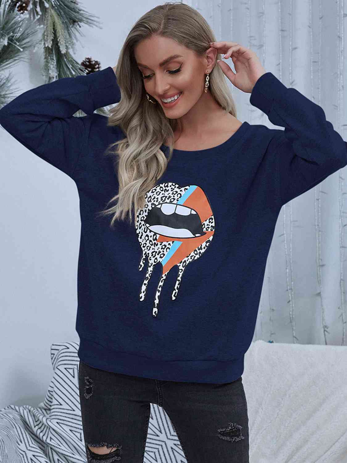 Lip Graphic Round Neck Sweatshirt